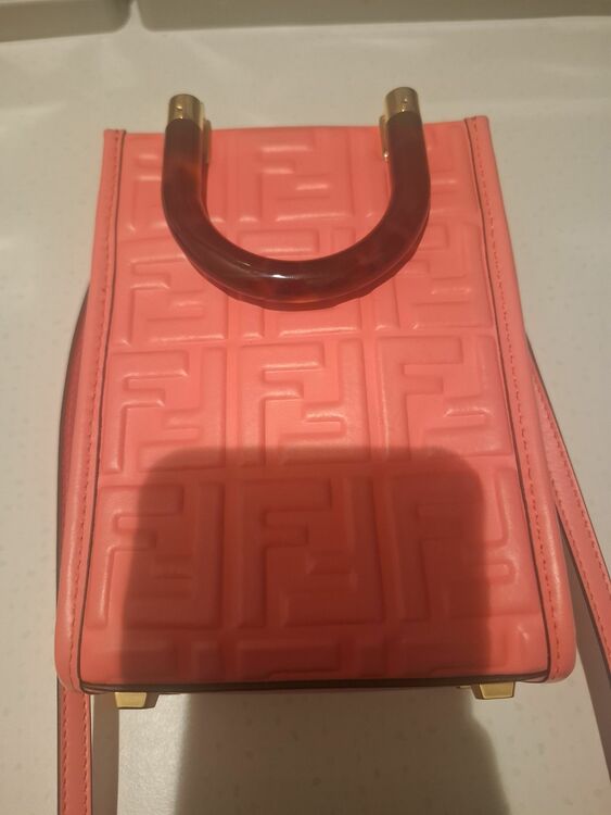 フェンディ  （ブランドバッグ）の商品画像 - 査定依頼日：2025年9月11日 - 最高査定価格：64,000円