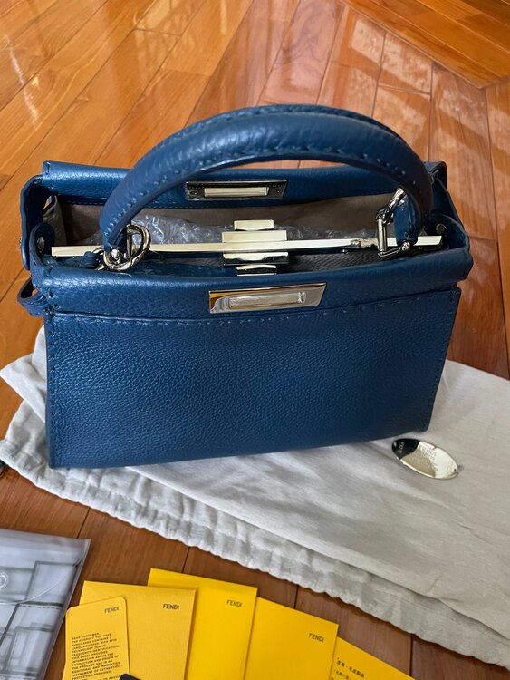 フェンディ  （ブランドバッグ）の商品画像 - 査定依頼日：2025年1月15日 - 最高査定価格：125,000円