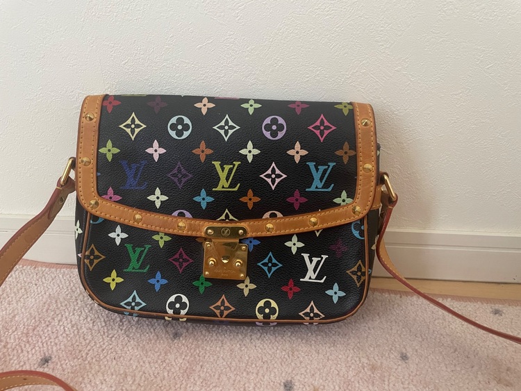 ルイヴィトンモノグラムマルチカラーソローニュ（ブランドバッグ）の商品画像 - 査定依頼日：2025年8月10日 - 最高査定価格：130,000円