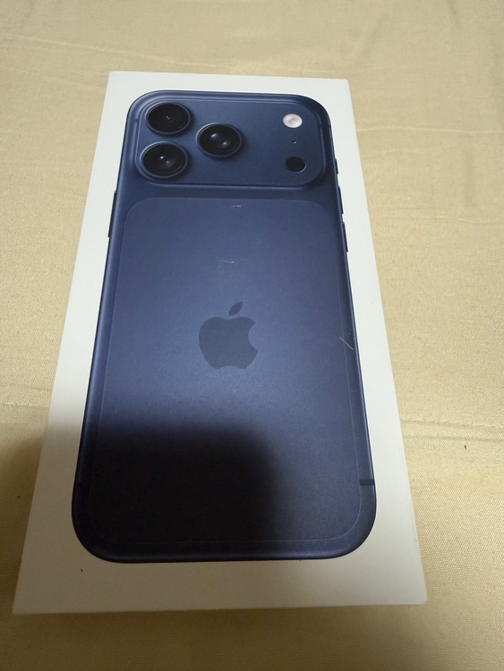 iPhone17Pro256GBドコモ版　2台（スマホ）の商品画像 - 査定依頼日：2026年5月26日 - 最高査定価格：186,000円
