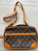 ショルダーバッグ（ブランド財布・小物）の商品画像 - 査定依頼日：2025年7月31日 - 最高査定価格：35,000円