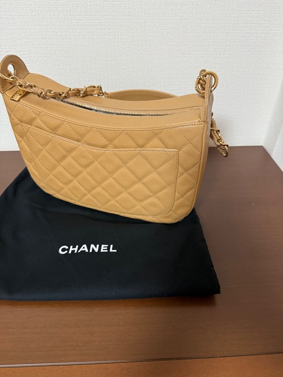 マトラッセ•セミショルダー(キャビアスキン)（ブランドバッグ）の商品画像 - 査定依頼日：2025年11月24日 - 最高査定価格：250,000円