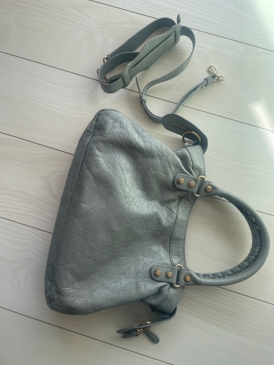 バレンシアガ  （ブランドバッグ）の商品画像 - 査定依頼日：2025年11月23日 - 最高査定価格：60,000円