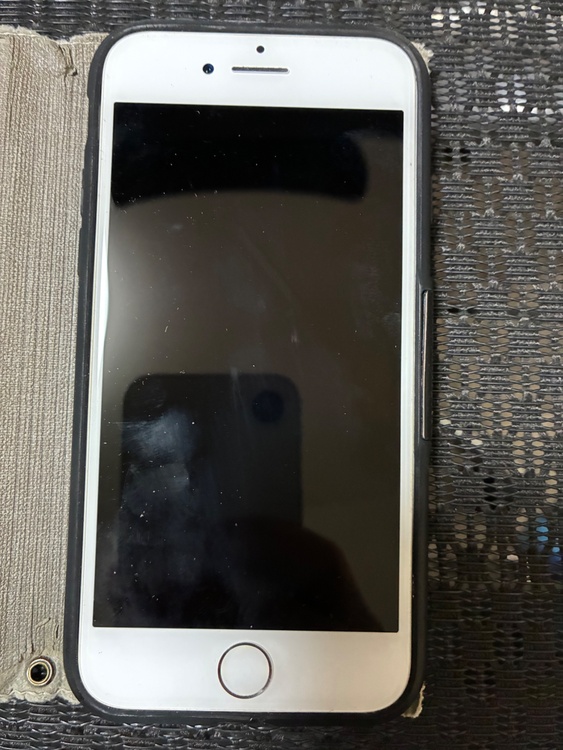 iPhone7（スマホ）の商品画像 - 査定依頼日：2026年1月12日 - 最高査定価格：3,000円