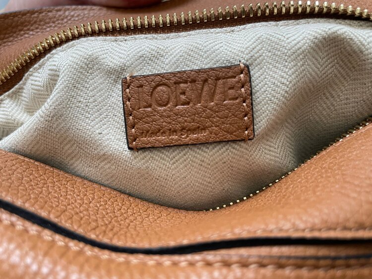 LOEWE ロエベ パズルバッグ スモール ソフトグレインカーフライトキャメル（ブランド財布・小物）の商品画像 - 査定依頼日：2025年5月7日 - 最高査定価格：125,000円