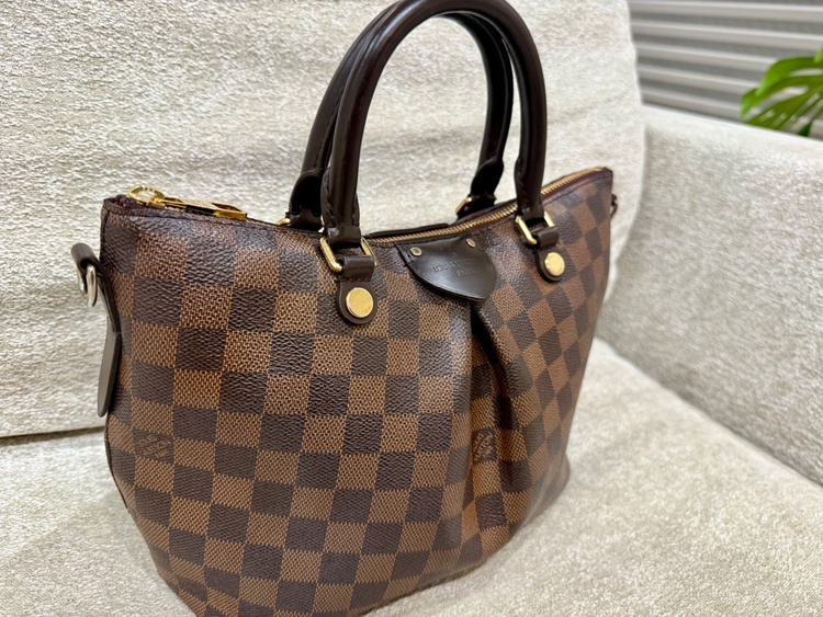 ダミエ　シエナ（ブランドバッグ）の商品画像 - 査定依頼日：2026年4月28日 - 最高査定価格：125,000円