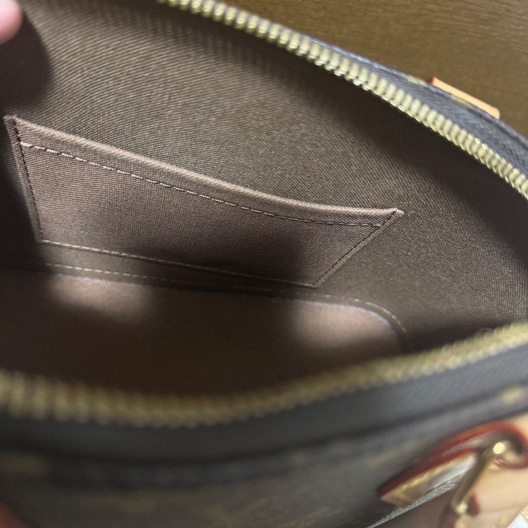 アルマBB(モノグラム)（ブランドバッグ）の商品画像 - 査定依頼日：2026年1月18日 - 最高査定価格：200,000円