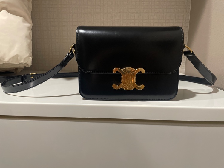 セリーヌ  （ブランドバッグ）の商品画像 - 査定依頼日：2025年9月28日 - 最高査定価格：200,000円