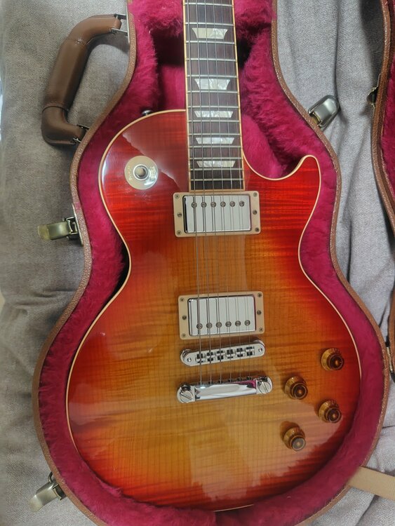 Gibson レスポール 2016T（ピアノ・楽器・PA機材）の商品画像 - 査定依頼日：2026年3月29日 - 最高査定価格：180,000円