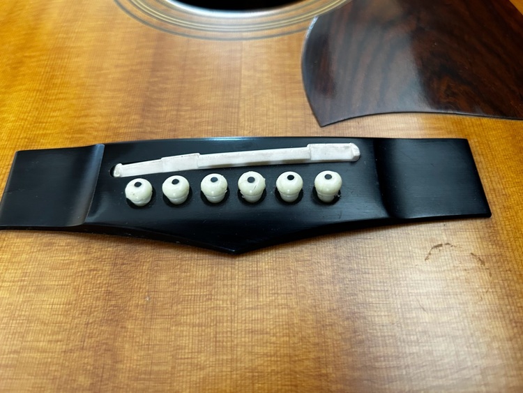 ibanez AW-60（ピアノ・楽器・PA機材）の商品画像 - 査定依頼日：2025年9月17日 - 最高査定価格：50,000円