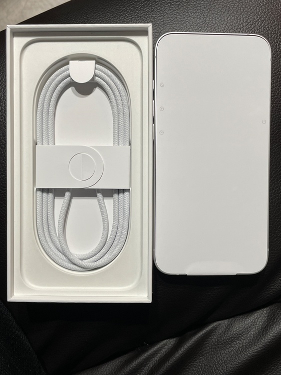 iPhone iPhone 17e 512GB au（スマホ）の商品画像 - 査定依頼日：2026年6月30日 - 最高査定価格：110,000円