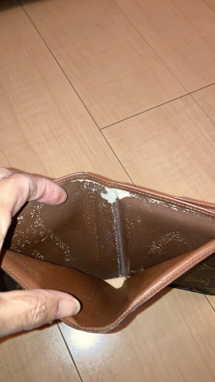 財布（ブランドバッグ）の商品画像 - 査定依頼日：2025年1月25日 - 最高査定価格：6,000円