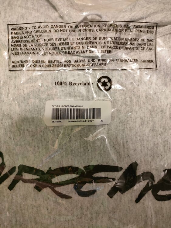 futura フーディー（古着・ファッション）の商品画像 - 査定依頼日：2025年12月12日 - 最高査定価格：12,000円