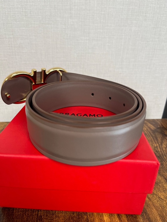 ガンチーニロゴベルト（ブランド財布・小物）の商品画像 - 査定依頼日：2025年8月14日 - 最高査定価格：15,000円