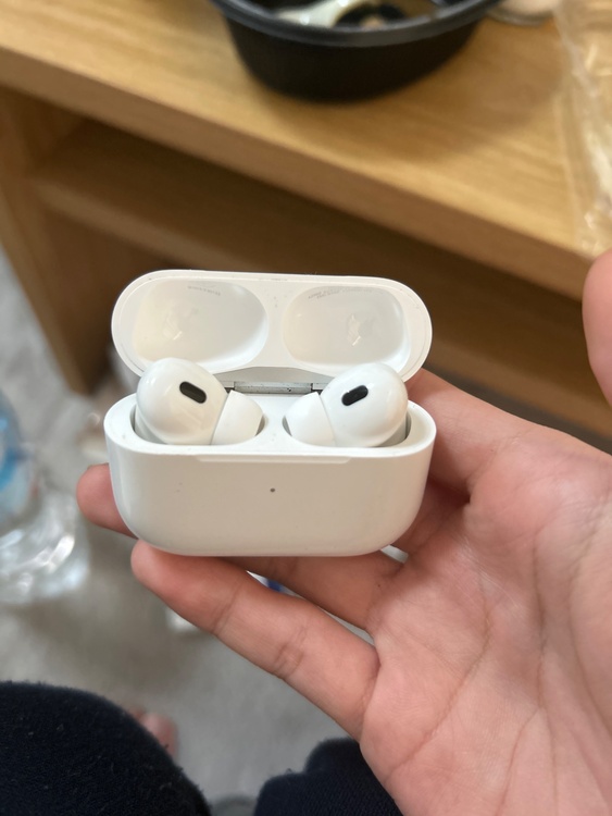 AirPodsPro第2世代（オーディオ・スピーカー）の商品画像 - 査定依頼日：2026年4月5日 - 最高査定価格：5,000円