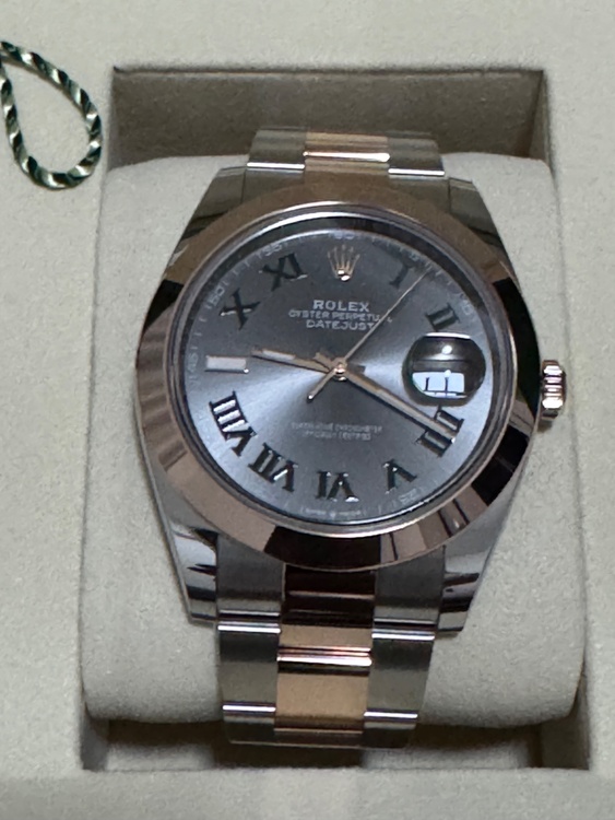 デイトジャスト 41  オイスタースチール＆エバーローズゴールド  リファレンス（高級時計）の商品画像 - 査定依頼日：2025年12月12日 - 最高査定価格：2,160,000円