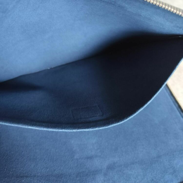 ルイヴィトン ポシェット ジュール GM トリヨンレザー（ブランドバッグ）の商品画像 - 査定依頼日：2025年8月12日 - 最高査定価格：55,000円