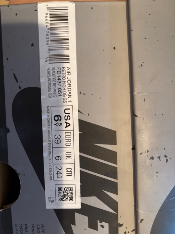 NIKE AIR JORDAN RETRO HIGH OG GS FD1437 051（古着・ファッション）の商品画像 - 査定依頼日：2026年9月25日 - 最高査定価格：2,500円