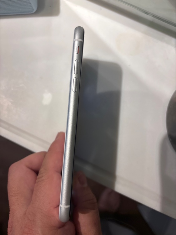 iPhoneXR 256GB au（スマホ）の商品画像 - 査定依頼日：2026年2月23日 - 最高査定価格：17,000円