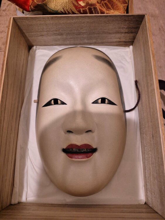 田中彗月作の能面『小面（雪）』（美術品・骨董品）の商品画像 - 査定依頼日：2026年8月17日 - 最高査定価格：20,000円