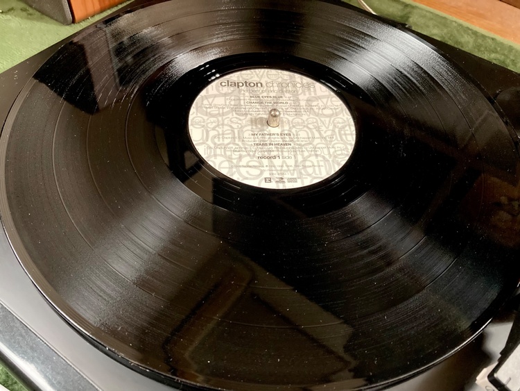 clapton chronicles（レコード）の商品画像 - 査定依頼日：2026年3月25日 - 最高査定価格：100,000円