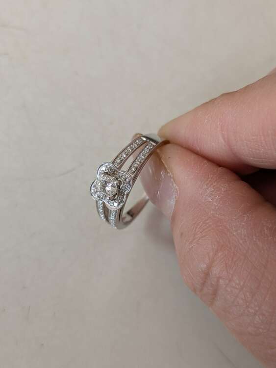 MAUBOUSSIN（金・貴金属）の商品画像 - 査定依頼日：2025年4月17日 - 最高査定価格：100,000円