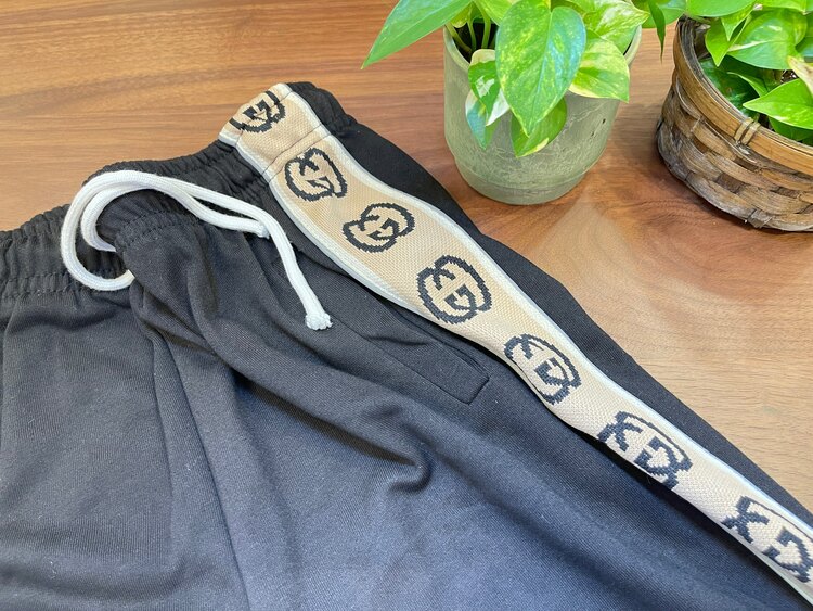 スウェットパンツサイドロゴ（古着・ファッション）の商品画像 - 査定依頼日：2024年12月12日 - 最高査定価格：20,000円