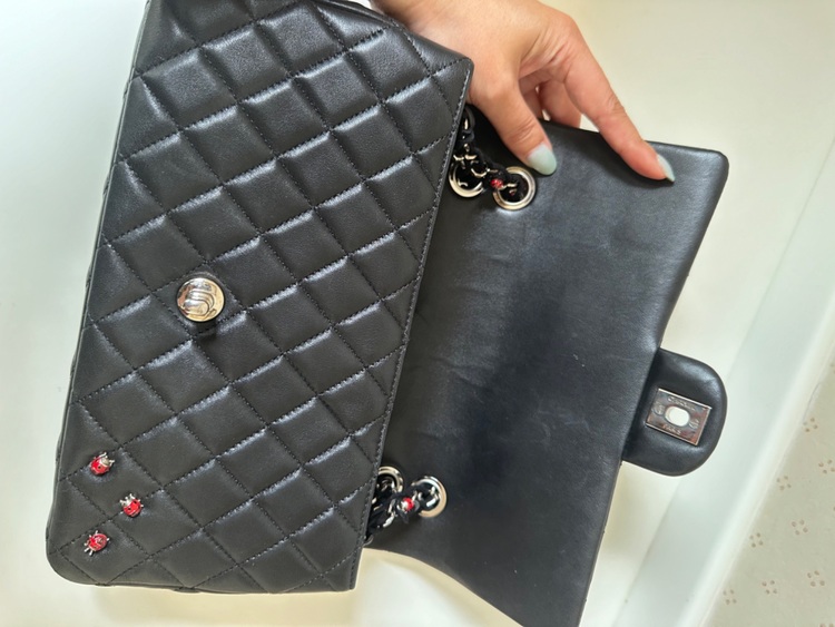 シャネル マトラッセ てんとう虫（ブランドバッグ）の商品画像 - 査定依頼日：2025年6月12日 - 最高査定価格：720,000円