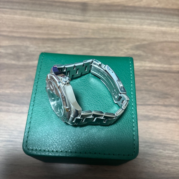 タグホイヤー WAP2010 アクアレーサー キャリバー5（高級時計）の商品画像 - 査定依頼日：2025年10月22日 - 最高査定価格：100,000円