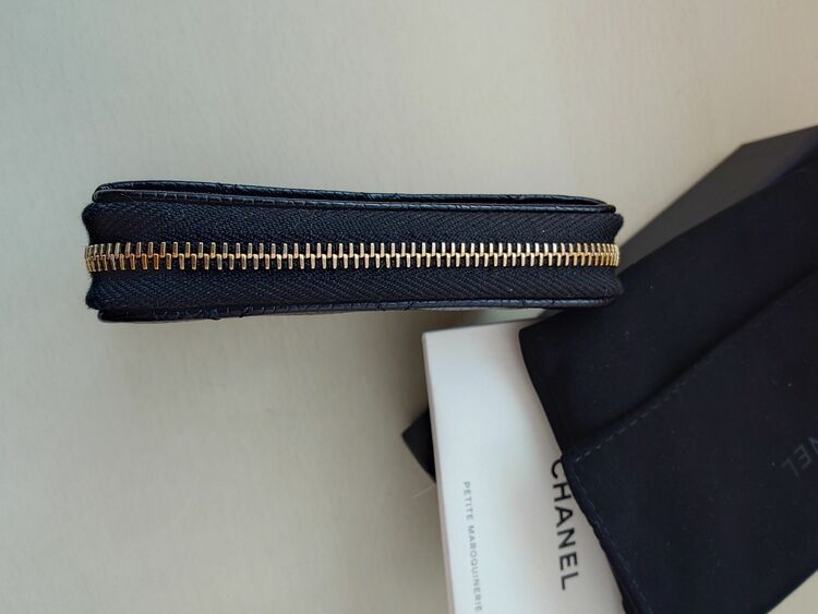 クラシック ジップ コインパース   グレインド カーフスキン  ブラック（ブランド財布・小物）の商品画像 - 査定依頼日：2025年10月15日 - 最高査定価格：80,000円