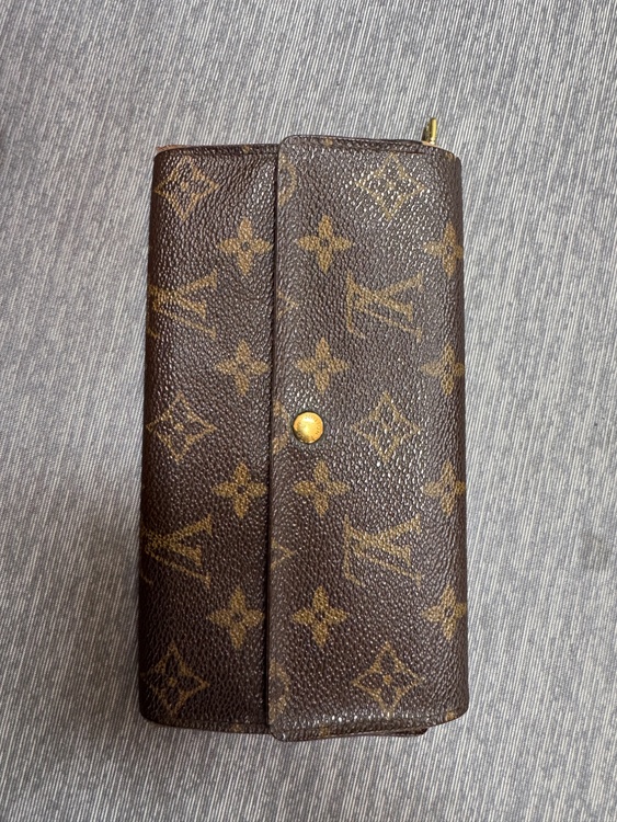 ルイヴィトン　モノグラム ポシェット・ポルトモネ・クレディ長財布（ブランドバッグ）の商品画像 - 査定依頼日：2026年1月30日 - 最高査定価格：8,000円