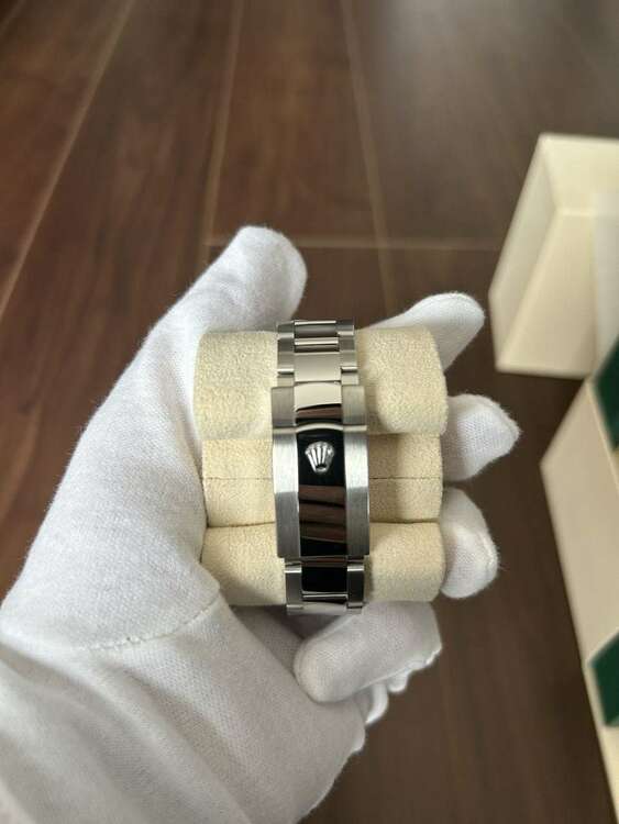 ロレックス デイトジャスト 126200　DATEJAST36 スレートローマ スムースベゼルオイスターブレス（高級時計）の商品画像 - 査定依頼日：2025年3月14日 - 最高査定価格：1,190,000円