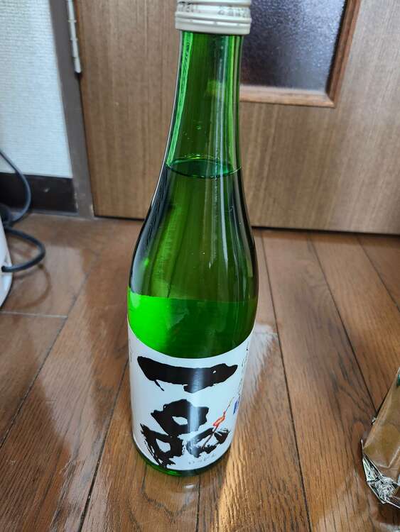 日本酒 日本酒(その他) （お酒）の商品画像 - 査定依頼日：2025年4月14日 - 最高査定価格：100,000円