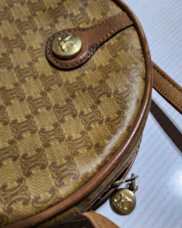 セリーヌ  （ブランドバッグ）の商品画像 - 査定依頼日：2026年3月23日 - 最高査定価格：10,000円