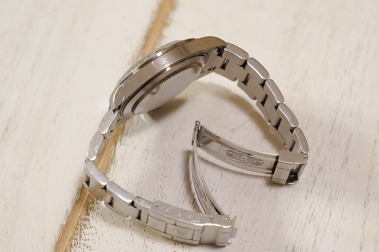 ロレックス エクスプローラー 16570（高級時計）の商品画像 - 査定依頼日：2026年4月10日 - 最高査定価格：1,300,000円