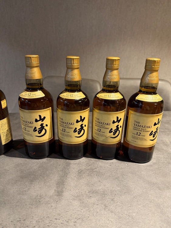 ウイスキー サントリー山崎 （お酒）の商品画像 - 査定依頼日：2025年11月25日 - 最高査定価格：187,000円