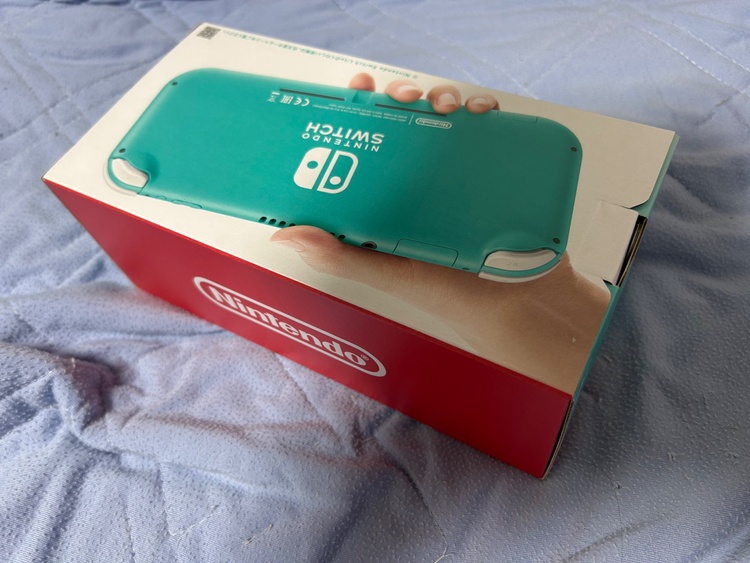 Switch light ターコイズ（ゲーム機本体・ゲームソフト）の商品画像 - 査定依頼日：2026年10月6日 - 最高査定価格：17,100円