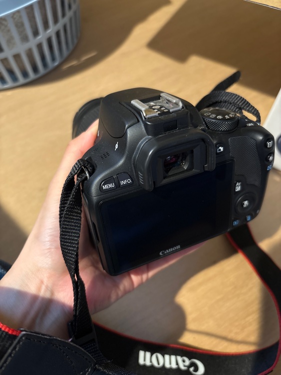 EOS kiss X7 （カメラ）の商品画像 - 査定依頼日：2025年10月24日 - 最高査定価格：26,000円