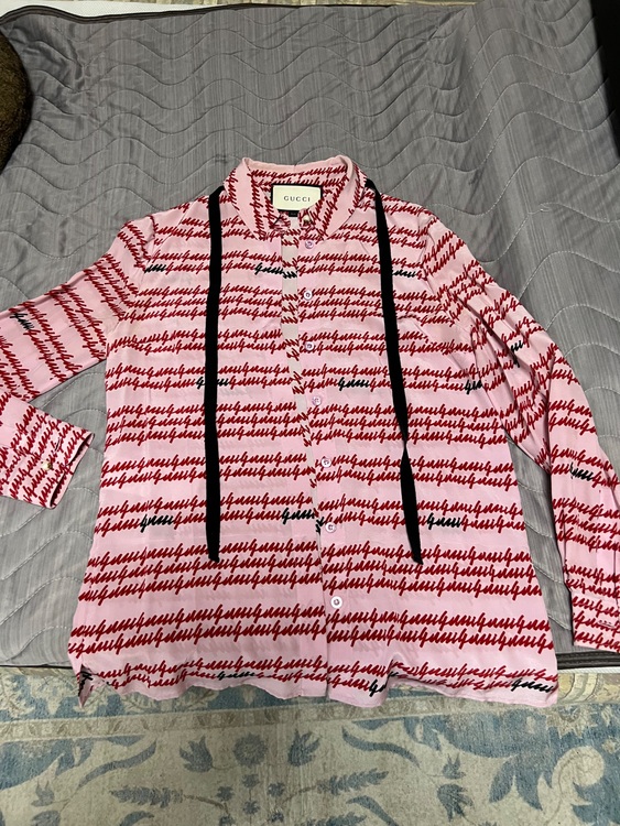 ブラウス（古着・ファッション）の商品画像 - 査定依頼日：2025年8月25日 - 最高査定価格：3,000円