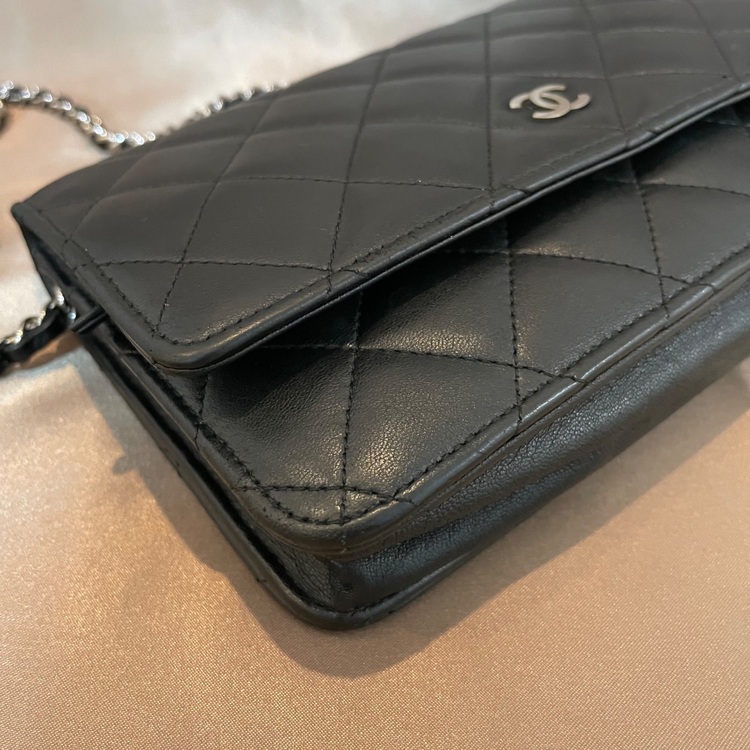 シャネル　ラムスキン チェーンウォレット（ブランドバッグ）の商品画像 - 査定依頼日：2025年6月8日 - 最高査定価格：170,000円