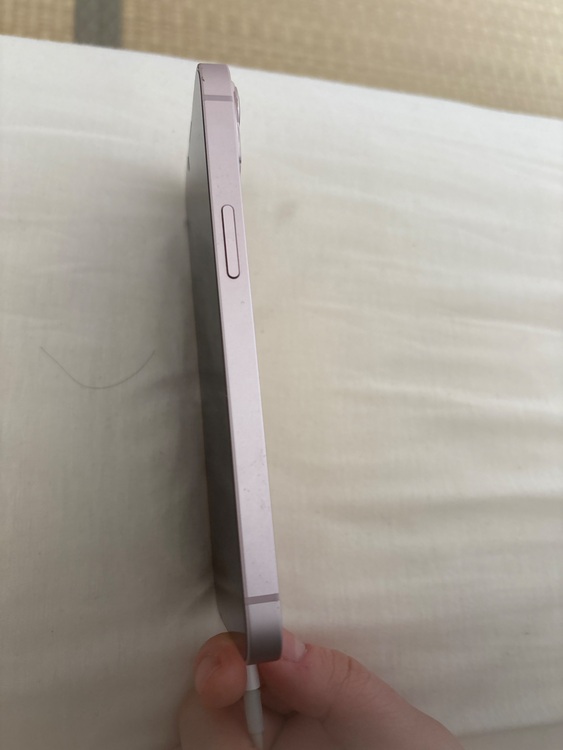 iPhone 13 128GB docomo（スマホ）の商品画像 - 査定依頼日：2025年6月7日 - 最高査定価格：28,000円