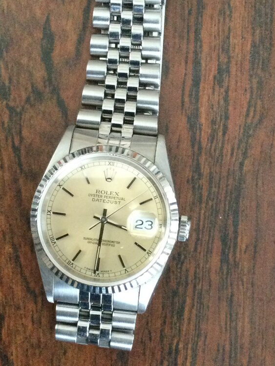 ロレックス デイトジャスト 126234（高級時計）の商品画像 - 査定依頼日：2025年3月27日 - 最高査定価格：1,300,000円