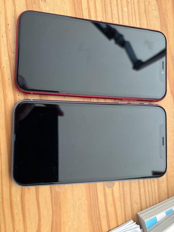 iPhoneXR 128GB docomo（スマホ）の商品画像 - 査定依頼日：2026年1月18日 - 最高査定価格：16,000円