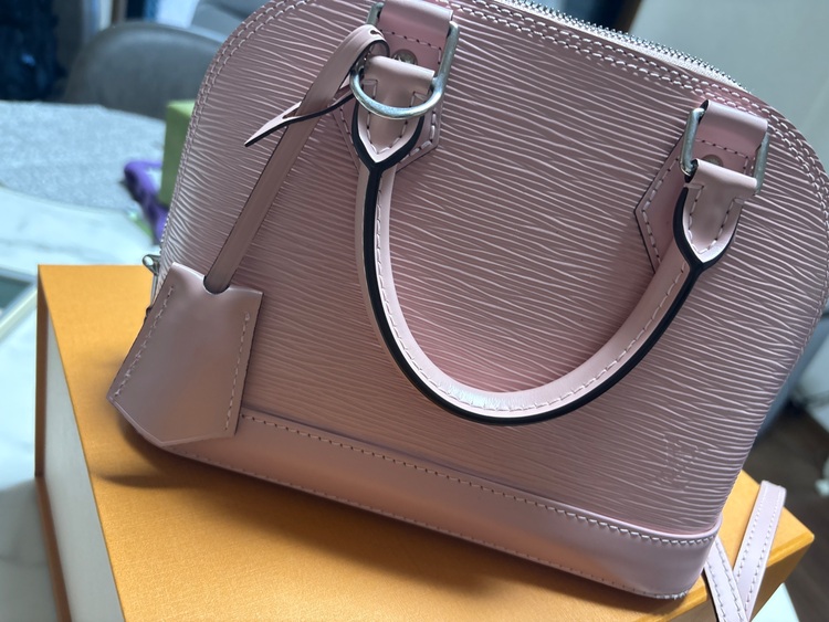 アルマbb エピ（ブランドバッグ）の商品画像 - 査定依頼日：2025年8月6日 - 最高査定価格：165,000円