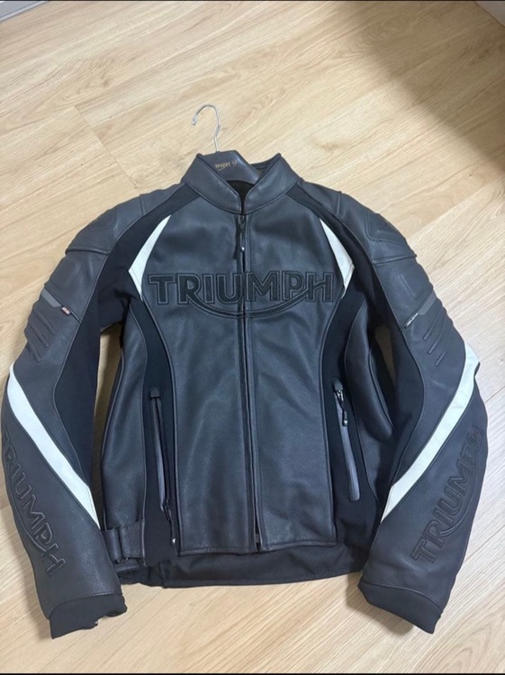 トライアンフ　レザージャケット（古着・ファッション）の商品画像 - 査定依頼日：2026年4月15日 - 最高査定価格：10,000円