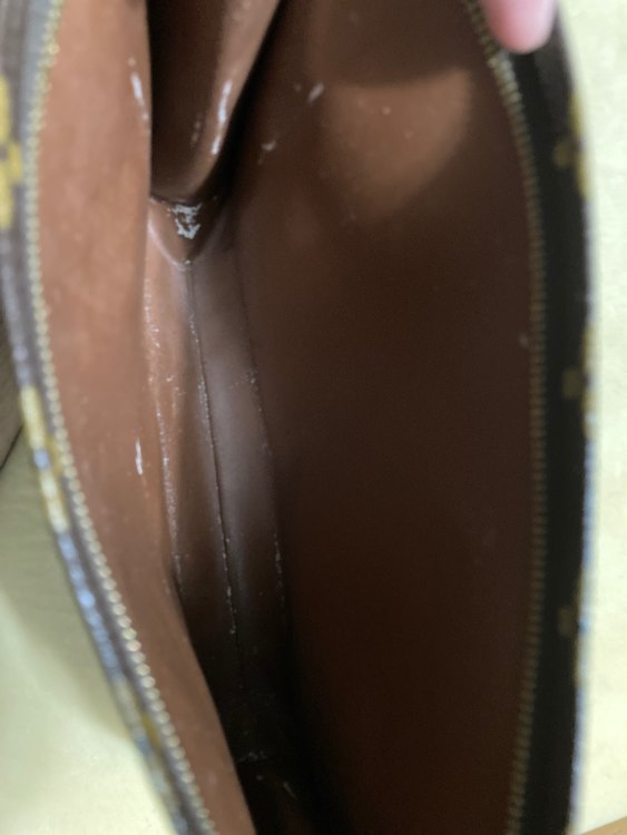 ルイヴィトン　セカンドバッグ　中に傷あり（ブランドバッグ）の商品画像 - 査定依頼日：2022年10月10日 - 最高査定価格：20,000円