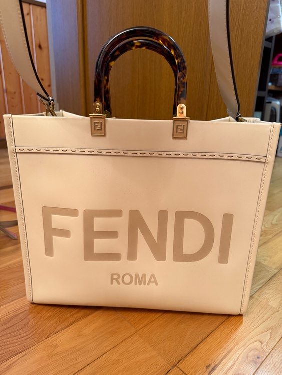 フェンディ  （ブランドバッグ）の商品画像 - 査定依頼日：2026年4月19日 - 最高査定価格：130,000円