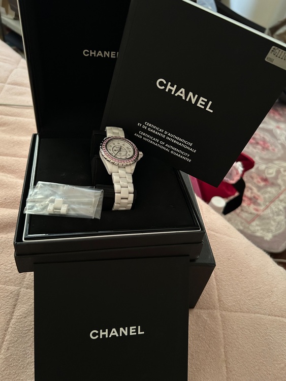 J12シャネル（高級時計）の商品画像 - 査定依頼日：2025年7月13日 - 最高査定価格：400,000円