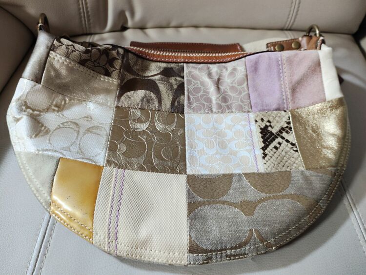 コーチショルダーバッグ（ブランドバッグ）の商品画像 - 査定依頼日：2025年9月4日 - 最高査定価格：3,000円