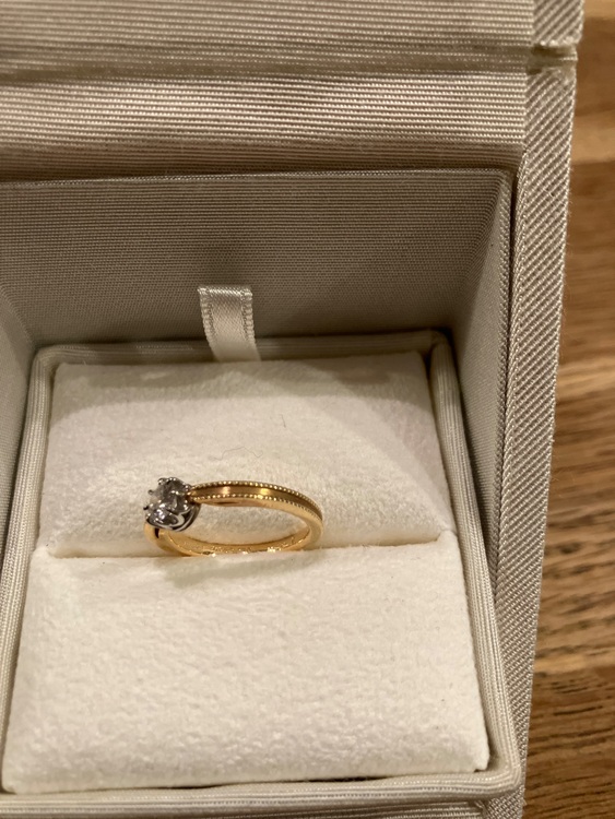 ENUOVE ダイヤモンドリング（宝石）の商品画像 - 査定依頼日：2025年9月9日 - 最高査定価格：200,000円